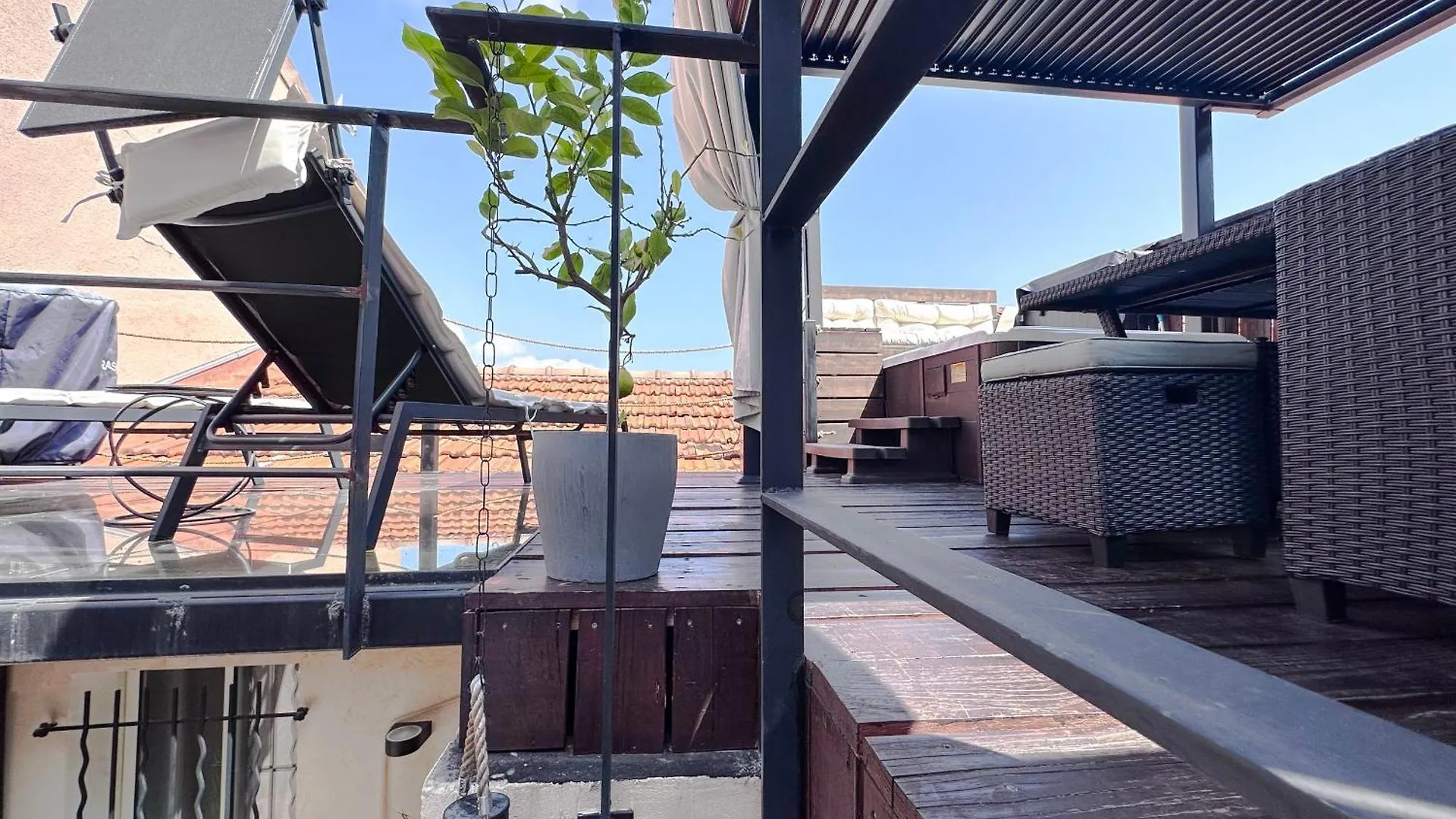 Bellet - Rooftop, Jacuzzi Et Vue Imprenable Sur Nice Et Mer France