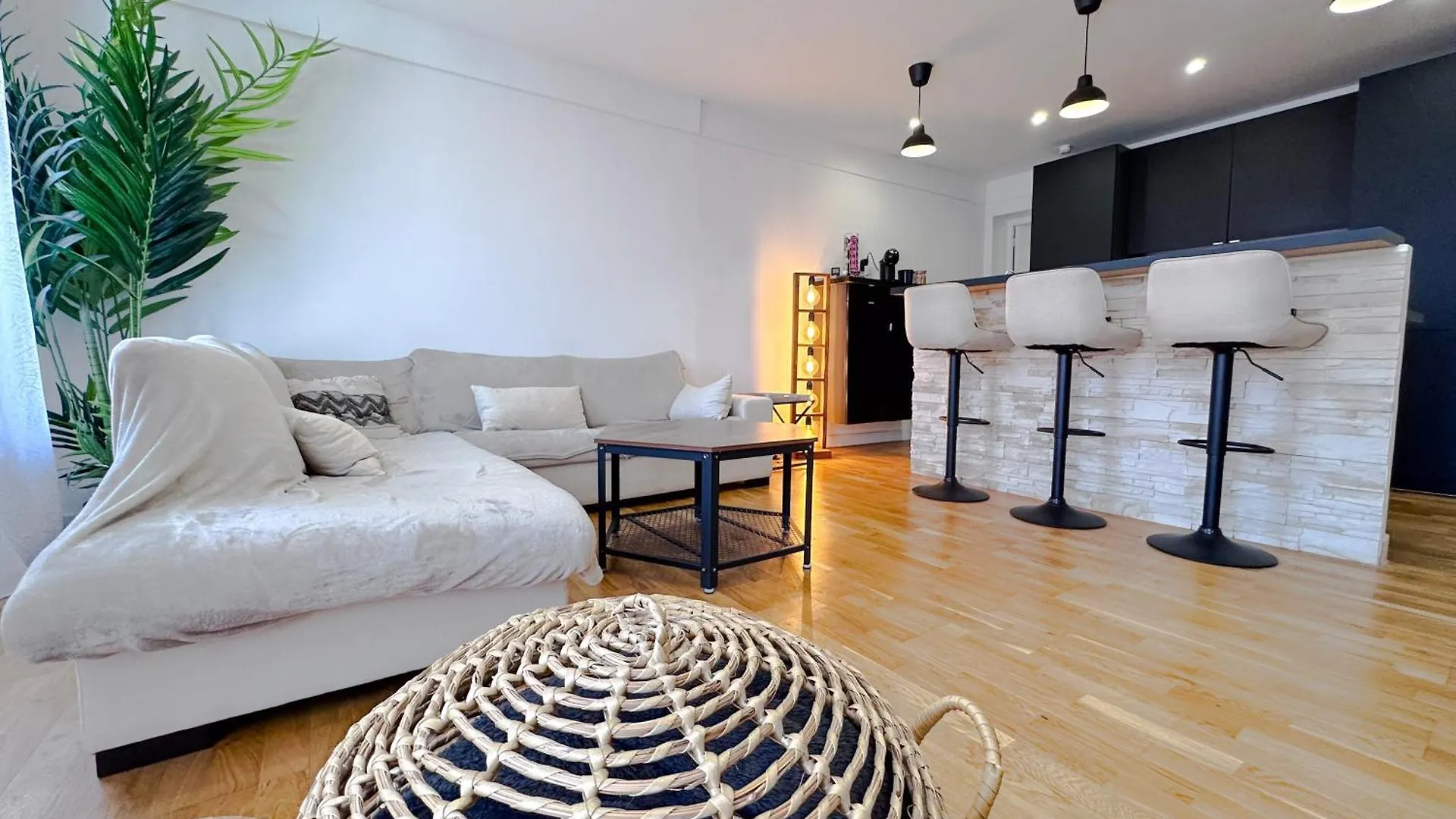 Apartment Bellet - Rooftop, Jacuzzi Et Vue Imprenable Sur Nice Et Mer