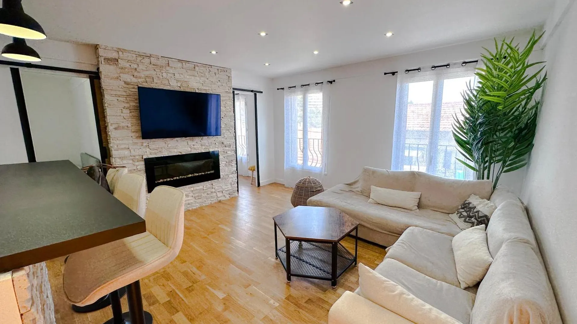 Apartment Bellet - Rooftop, Jacuzzi Et Vue Imprenable Sur Nice Et Mer