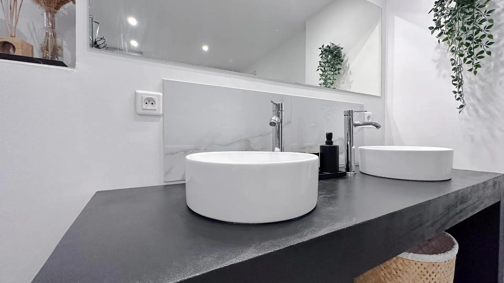 Bellet - Rooftop, Jacuzzi Et Vue Imprenable Sur Nice Et Mer