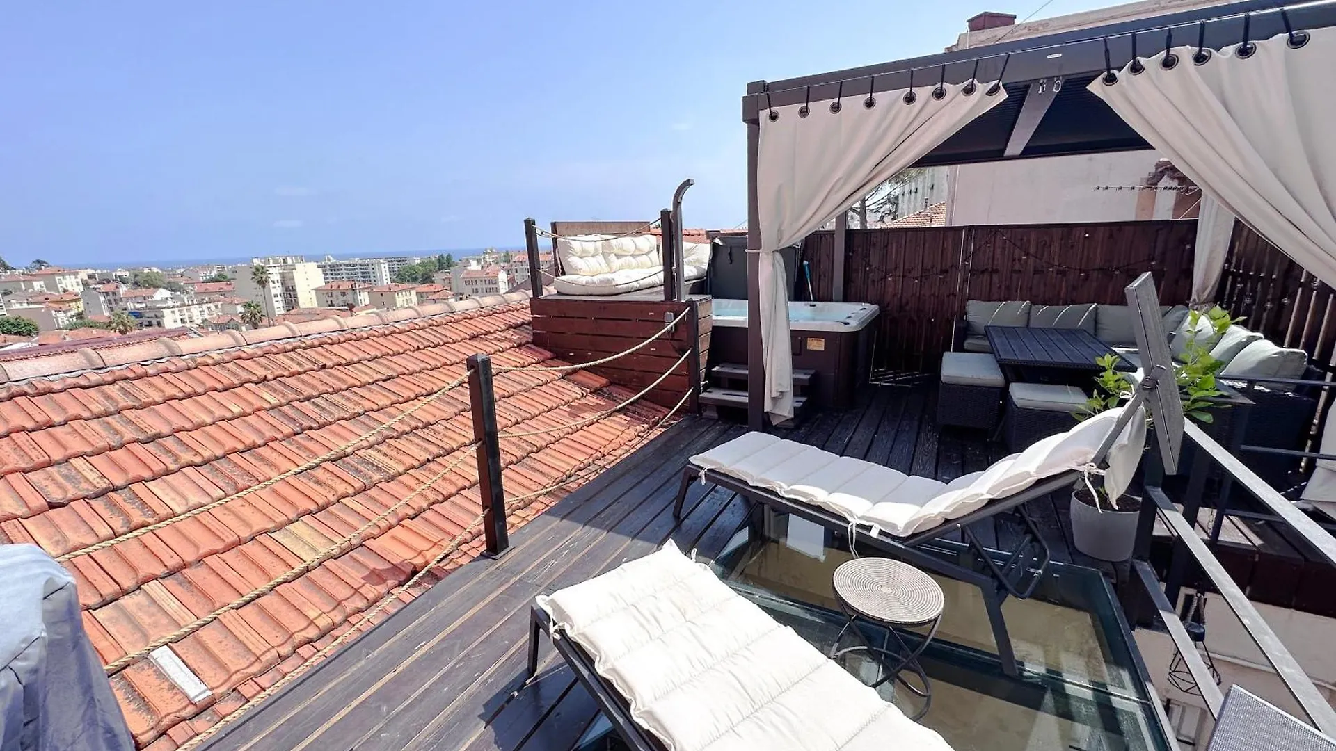 Apartment Bellet - Rooftop, Jacuzzi Et Vue Imprenable Sur Nice Et Mer