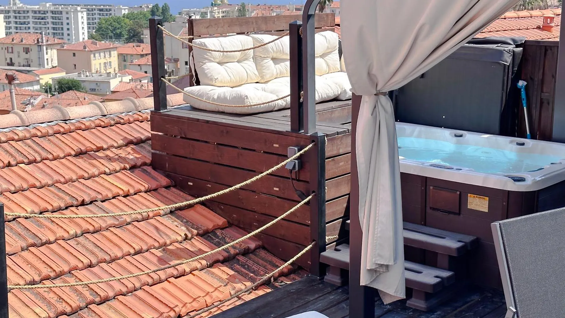 Bellet - Rooftop, Jacuzzi Et Vue Imprenable Sur Nice Et Mer 0*,  France