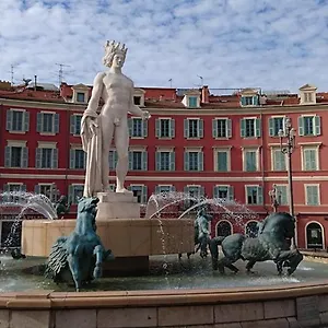2* Hotel De La Mer