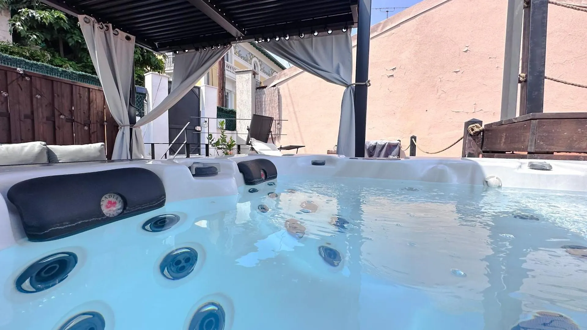 Bellet - Rooftop, Jacuzzi Et Vue Imprenable Sur Nice Et Mer France